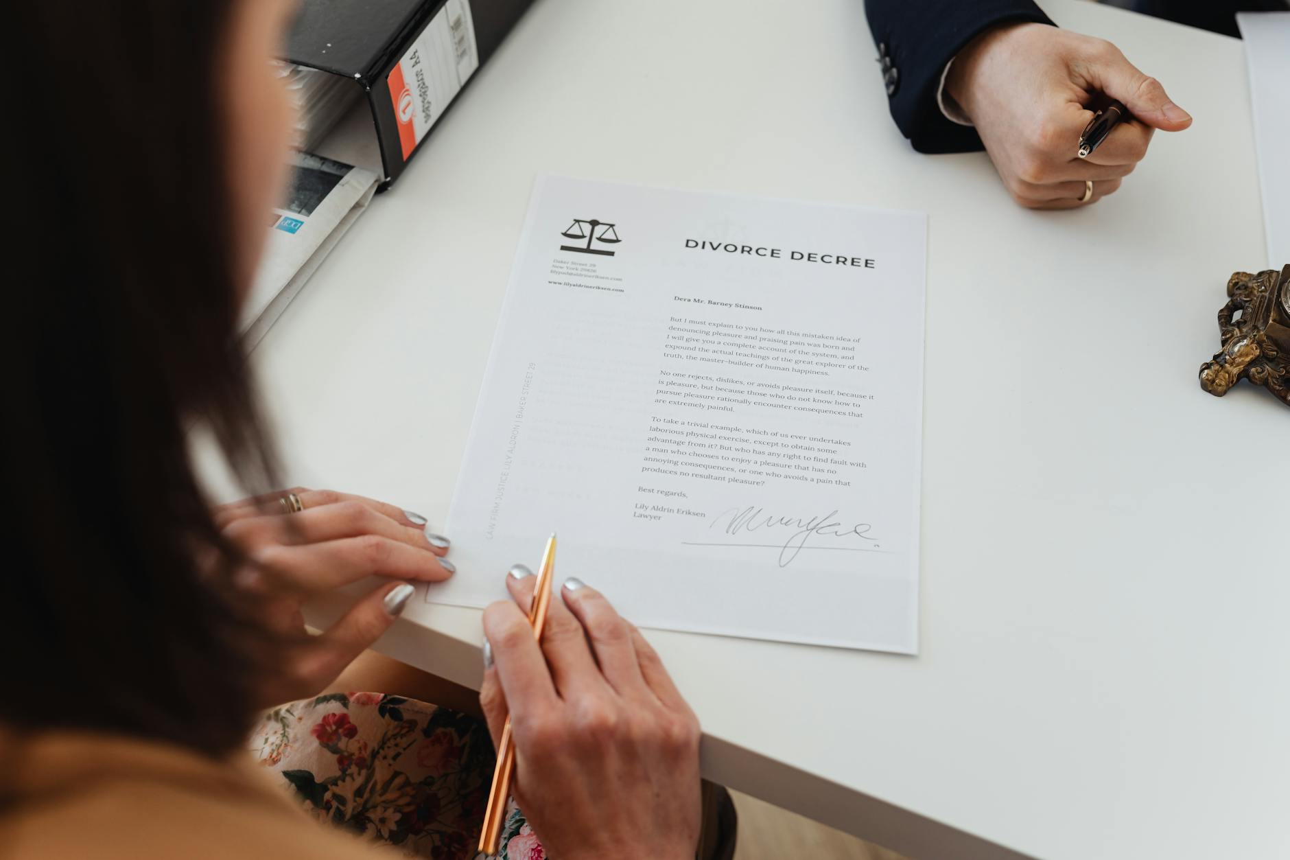 Divorzio: il marito spende oltre 3.500,00 euro al mese per viaggi e hobby e dichiara 24 mila euro l’anno