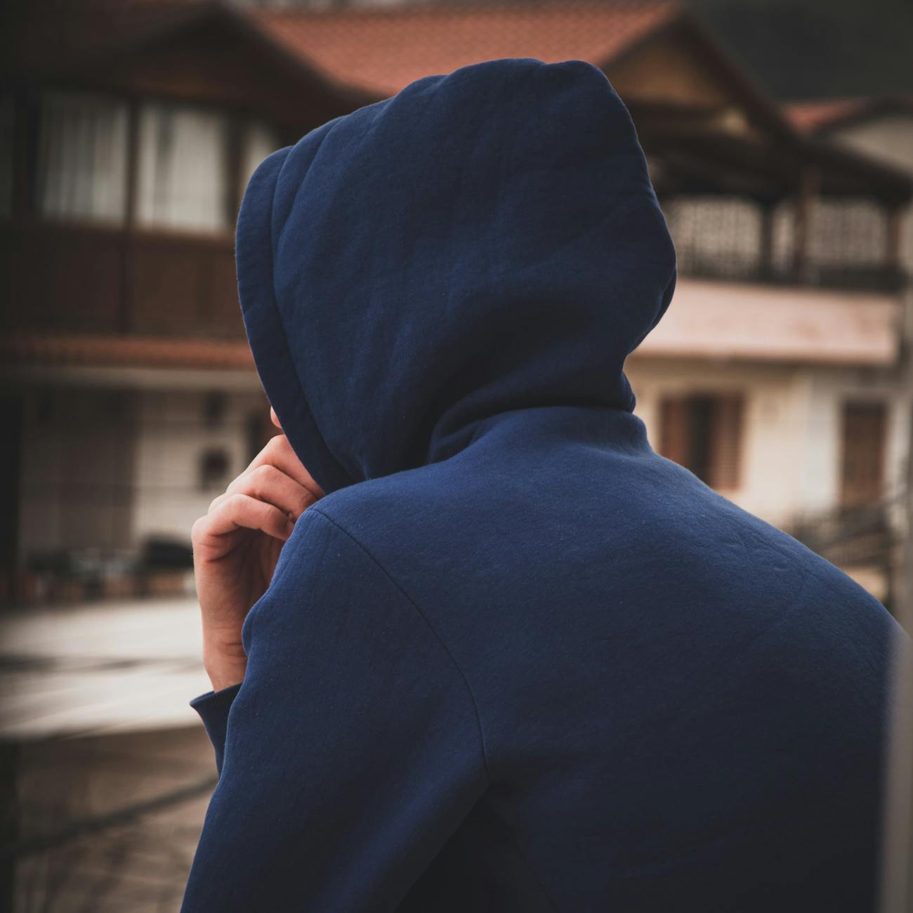 AVVOCATO DEL CITTADINO, A 19 ANNI CHIUSO A CHIAVE IN UFFICIO DURANTE LA PAUSA PRANZO. STORIE DI GIOVANISSIMI UMILIATI SUL LAVORO