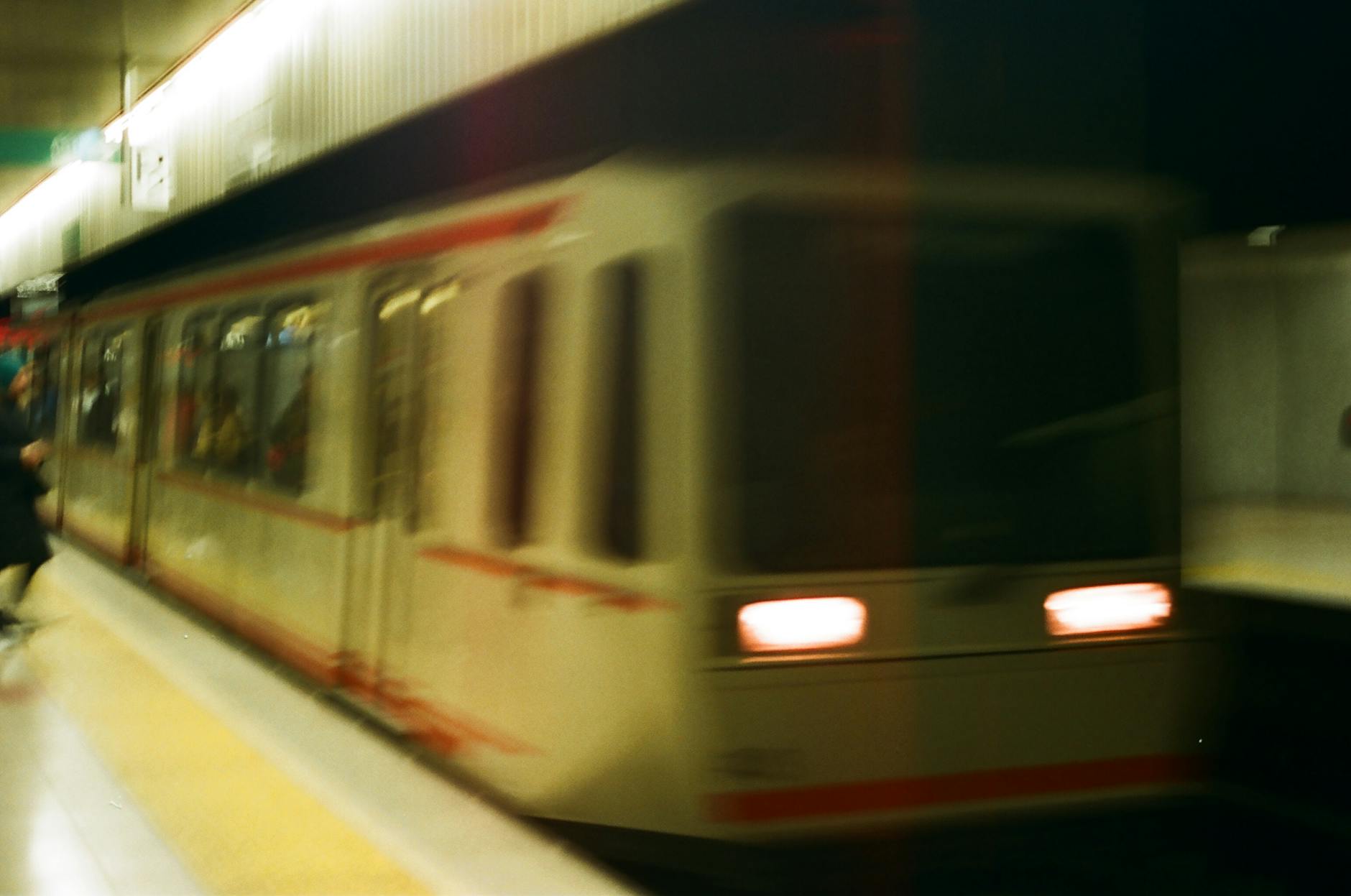 Roma, metro A: servizio off limits per gli anziani