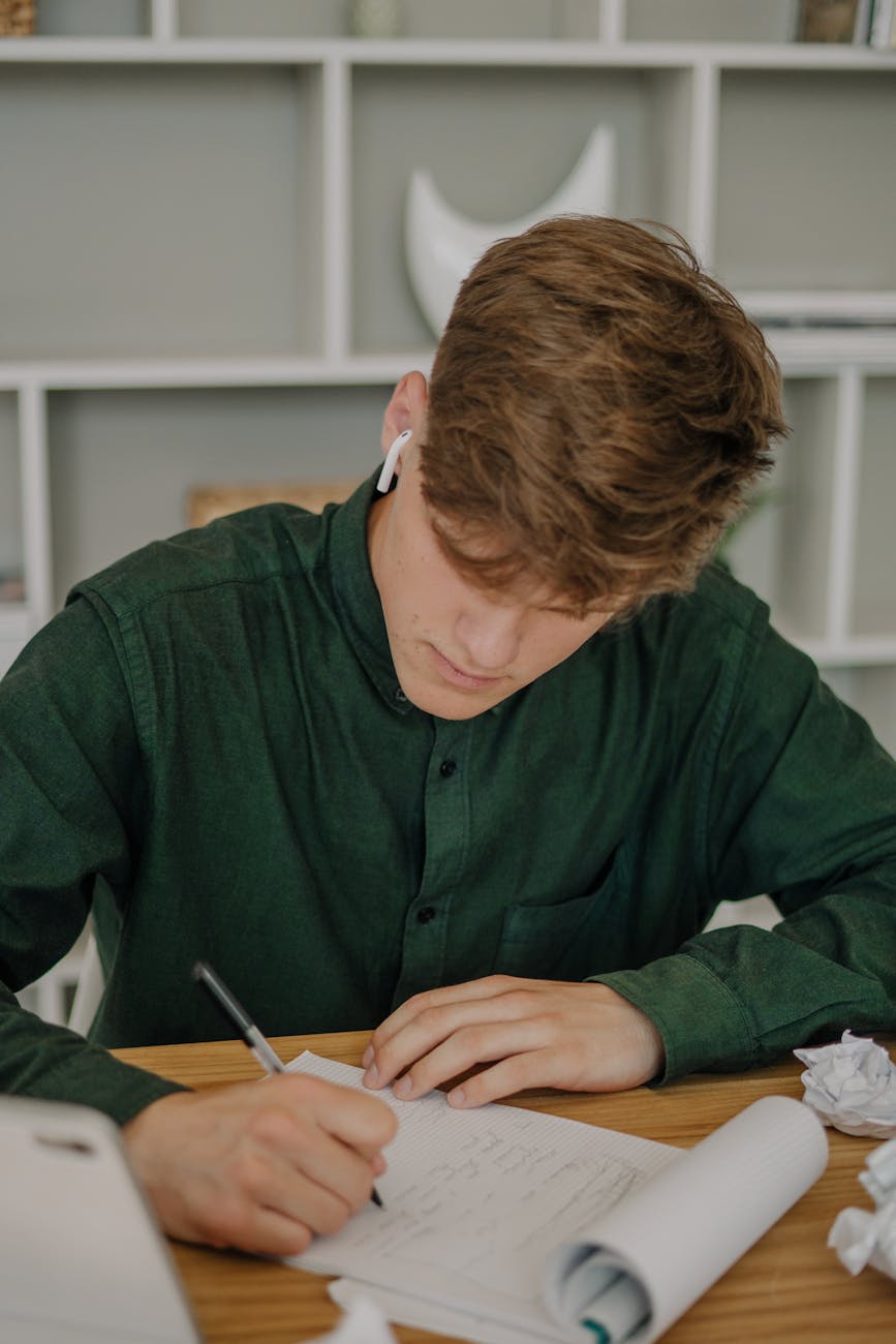 Separazione, le spese universitarie del figlio sono ordinarie. A stabilirlo è la Cassazione